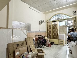 bán nhà- dt: 73m2 - ngang hơn 5m - hẻm xe hơi thông - gần vòng xoay phú lâm - 8 tỷ xíu