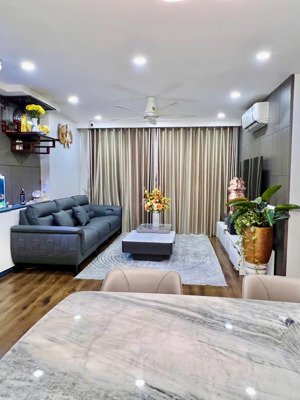 bán căn hộ chung cư cầu giấy center point, 75.9m2, 2pn, 2wc full nội thất giá siêu tốt