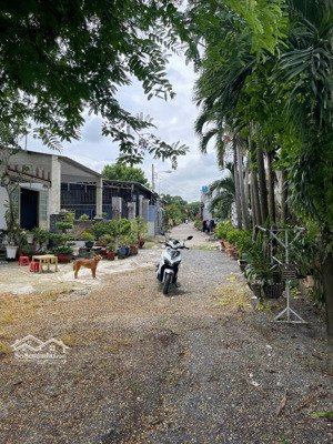 đất ngay ql13 - trạm thu phí - 139m2 mà chỉ 1.55 tỷ