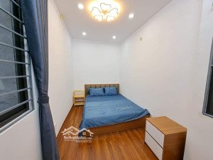 chính chủ cho thuê căn hộ tập thể trung tự - đống đa -60m. 2pn. 1pk,1 pb giá 6.5 triệu