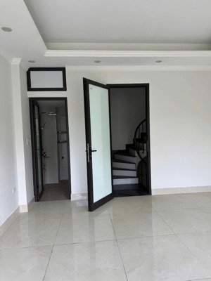 bán nhà 7 tầng tại hoàng mai, hà nội