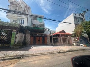 bán biệt thự diện tích khủng mặt tiền đường nguyễn đình chiểu .