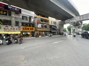 chính chủ cho thuê nhà mặt phố 330 đường láng, đống đa