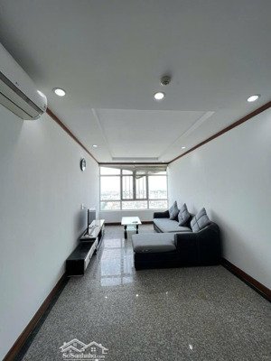 cần bán căn 2 ngủ nội thất đầy đủ