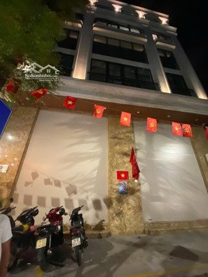 lô góc nguyễn đình chiểu - 77m3 - 3 tầng- mt 11m- nhà mới - 90tr/th ( view đẹp )