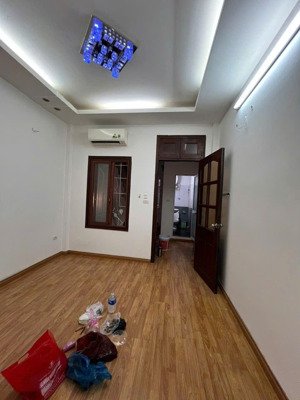 bán nhà thịnh quang đống đa phân khúc hiếm, 27/30m2, 5 tầng, mt3.5m, giá 6.4 tỷ