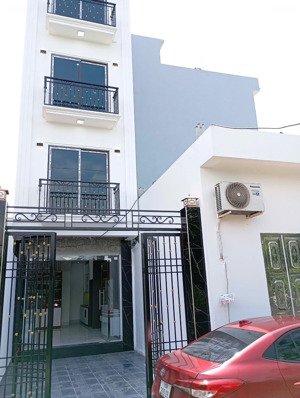 bán nhà 4 tầng 1 tum ô tô đỗ cửa tại thanh lương . bích hoà . thanh oai