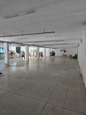 cho thuê nhà mặt phố giải phóng, hoàng mai, hà nội 450m2, 3 tầng, mặt tiền 12m liên hệ 