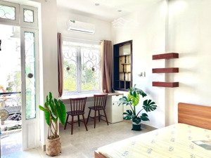 phòng ban công 40m2 full nội thất mới 100% - gần aeonmall cao lỗ, đh công nghệ, kinh tế, y dược