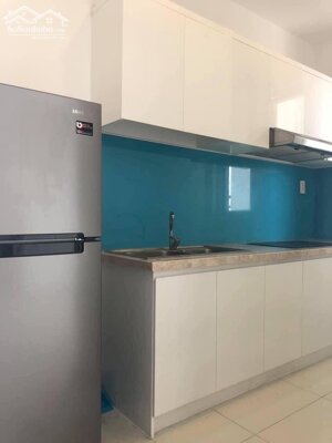 Cần bán gấp căn hộ Silver Star Hưng Phát Nhà Bè , Dt 100m2, 3 phòng ngủ , 2 wc, nhà rộng thoáng mát, có sổ hồng, giá bán 4.5 tỷ .Xem nhà liên hệ Vân 0908726719