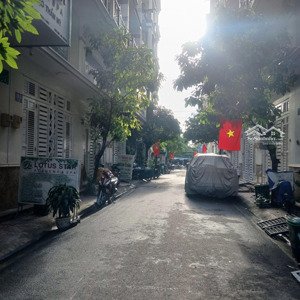 6 tỷ 900 thương lượng, bán nhà mới, 5 tầng, đường 6 mét, dt : ngan 4,5 met - dài 11 mét.