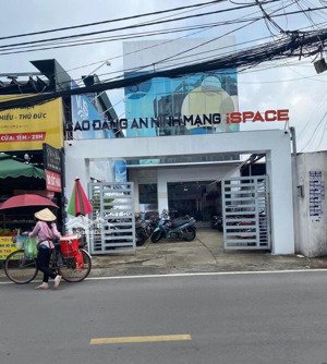 cho thuê toà nhà mặt tiền tô vĩnh diện- thủ đức, dt : 7,5x40m ( trệt 2 lầu ) phù hợp nhiều nghành