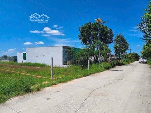 bán đất mỹ hạnh nam, tỉnh lộ 824 vào 300m 165m2 thổ cư, bê tông 8m giá 1 tỷ 250 triệu lh 