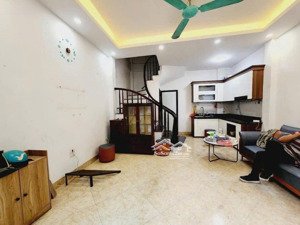 bán nhà hoàng mai 5tầng 30m2 mt4,92m giá chỉ 7,38tỷ ngõ ba gác phi tiện ích ngập tràn