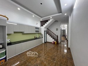 bán nhà văn chương - mặt phố - dt 77m - 4 tầng - 4m mặt tiền - thang máy - kinh doanh - nội thất đ