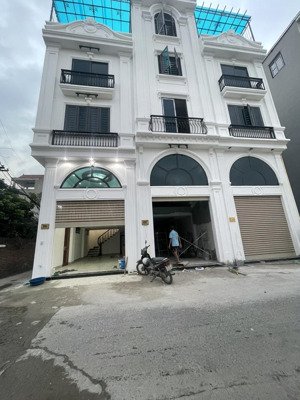 giá đầu tư cho khác hàng trong tháng này. ô tô qua nhà vào nhà, đường ô tô thông - kinh doanh mạnh