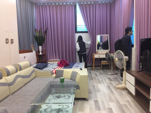 cho thuê nhà mặt phố lý nam đế - hoàn kiếm: diện tích 45m x 5 tầng + hầm, mặt tiền 4.5m, lô góc