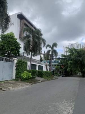 bán đất khu abc làng đh, dt 125, 300m2. xây dựng tự do