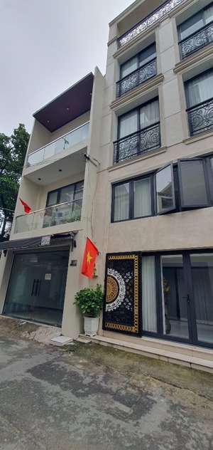 bán nhà đẹp hẻm 5m lê văn sỹ 4,5m x 13m / 3 lầu giá 16 tỷ thương lượng