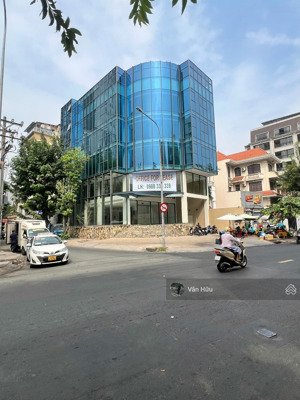 góc 2 mt ung văn khiêm, q. bình thạnh - dt: 9x25m - hầm 7 tầng - hđt: 300 triệu - giá: 50 tỷ