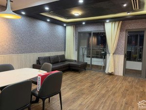 cho thuê căn hộ xi grand , quận 10 , dt 75m2 , 2pn, giá : 18tr/ tháng . lh : minh sang