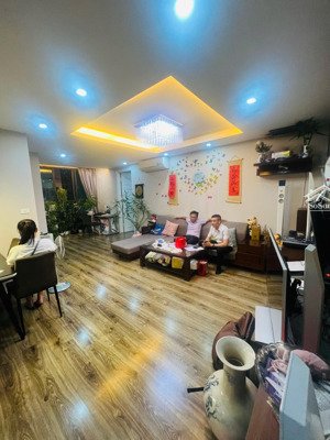 chính chủ bán chcc tại fafilm - 3n2w - giá 7,5 tỷ - dt 106m2 - full nt - sổ đỏ sẵn sàng giao dịch