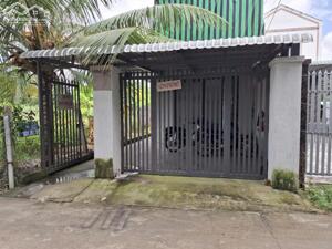 1 căn nhà và 9 phòng trọ. 300m2 có thổ. Gần KCN. 1,45 tỷ