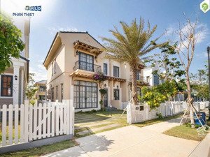 biệt thự 200m2 full nội thất. full nội thất đẹp 3pn đường 16m giá chỉ 6.1 tỷ bao hết diện tích10x20