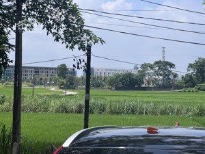 cần bán 940m2 có 400m2 tc sẵn nhà cấp 4 thuộc phường bách quang sông công thái nguyên.giáp danko sc