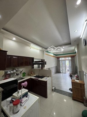 mặt tiền đẹp 5ầng đường số 8m-lề 3m-ngay chợ phạm t hiển q8 kd đa ngành shr hoàn công nhĩnh 9tỷ tl