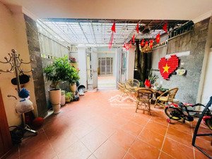 nhà đẹp doãn kế thiện, vị trí đẹp,ô tô đỗ cửa- dt 100m,mt 5.2m giá 6.3 tỷ