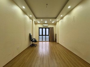 cho thuê nhà mặt phố cảm hội, dt 30mx 4 tầng, giá 17 triệu