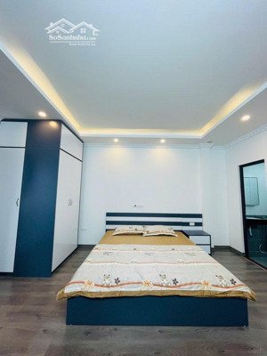 cần bán gấp nhà đẹp phạm văn đồng 40m2, 6t, thang máy
