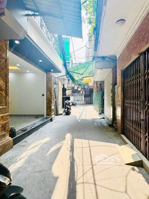 bán nhà riêng tại trần khát chân, hà nội, 13,2 tỷ, 39m2. 6 tầng, nhà mới, đẹp, có thang máy, sổ đỏ