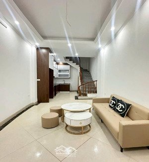 bán nhà hoa lâm,việt hưng, long biên . nhà mới tinh 5 tầng, giá chỉ nhỉnh 5 tỷ - ở ngay