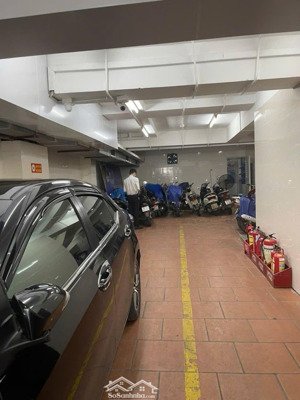 toà văn phòng 9 tầng thang máy phố hoà mã , hoàn kiếm 187m2 , mt 7m