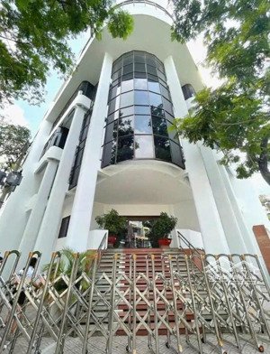 cho thuê tòa , đường cmt8, p,12, q.10, dt: 20x21, hầm, trệt, 4 lầu, st, giá: 390tr/th