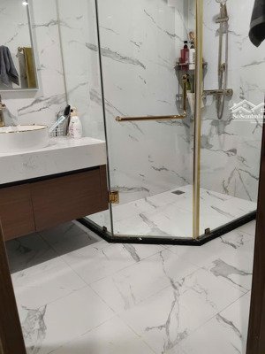 s2-10: 3 ngủ, 1 logia. cửa nam, view sông. có sổ.