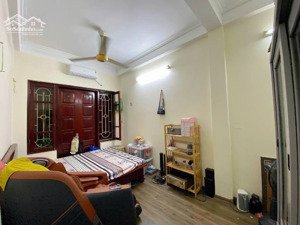 cầu giấy 10m ra phố lớn- 30m2 giá 9,3 tỷ