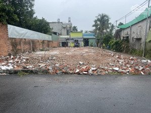 chủ kẹt tiền trả ngân hàng nên bán luôn miếng đất mặt tiền đường nhựa 14m gần sông sài gòn