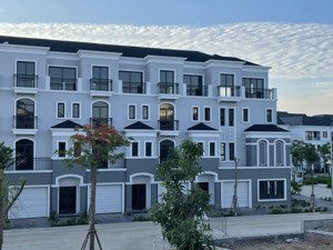 grand bay hạ long bán cắt lỗ cực sâu full giá 8 tỷ 150tr căn shophouse 4 tầng 324m2, sổ lâu dài