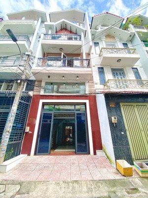 kẹt vốn bán nhà ngô quyền-võ thị sáu-quận 3 cho thuê 28tr/th. dt 72,5m2 giá 4tỷ36 gần cv lê văn tám