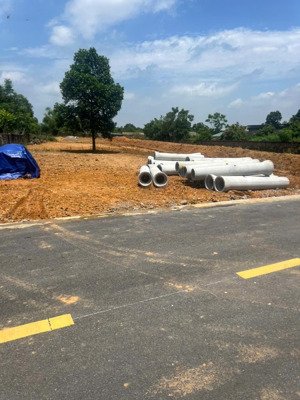 cần tiền bán gấp lô đất hơn 100m2 ful thổ ở sơn tây