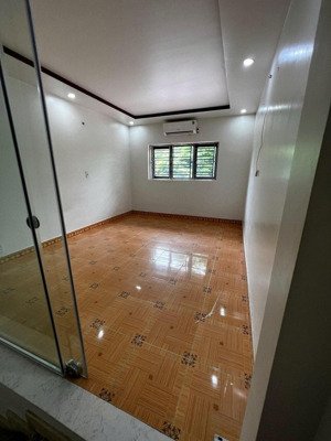 cho thuê nhà mặt đường tuyến 2 lô 9 lê hồng phong