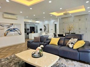 cho thuê căn hộ happy valley,dt 135m2 3pn 2wc, giá chỉ: 26 triệu. lầu cao view thoáng lh0911209922