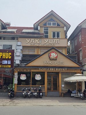 cho thuê mbkd phố trần hưng đạo hạ hồi - hoàn kiếm. 150m²x3t + sân 30m². 50tr, cf, nhà hàng, spa,vp