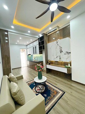 hot hot căn hộ 2 ngủ, điện nước trả theo giá nhà nước, full nội thất