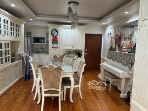 bán căn hộ riverpark residence lầu cao view sông giá tốt nhất hiện tại không có căn thứ 2 .