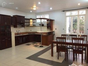 bán nhà phố đường lớn kdc 6b intresco. dt 100m2, nhà mới đẹp, đường lớn, sh giá 11,5 tỷ 