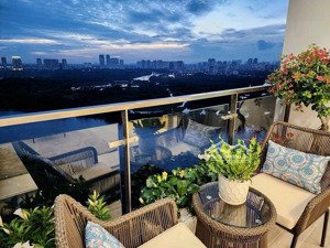 cho thuê căn hộ riverside residence pmh 136m2 3pn giá 34t/1 tháng .lh: mr hùng